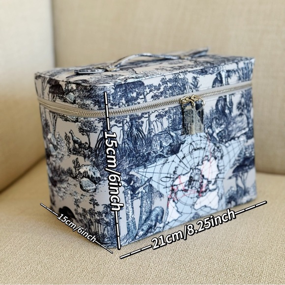 Dior Around The World Blue Makeup Box - Picture 9 of 9